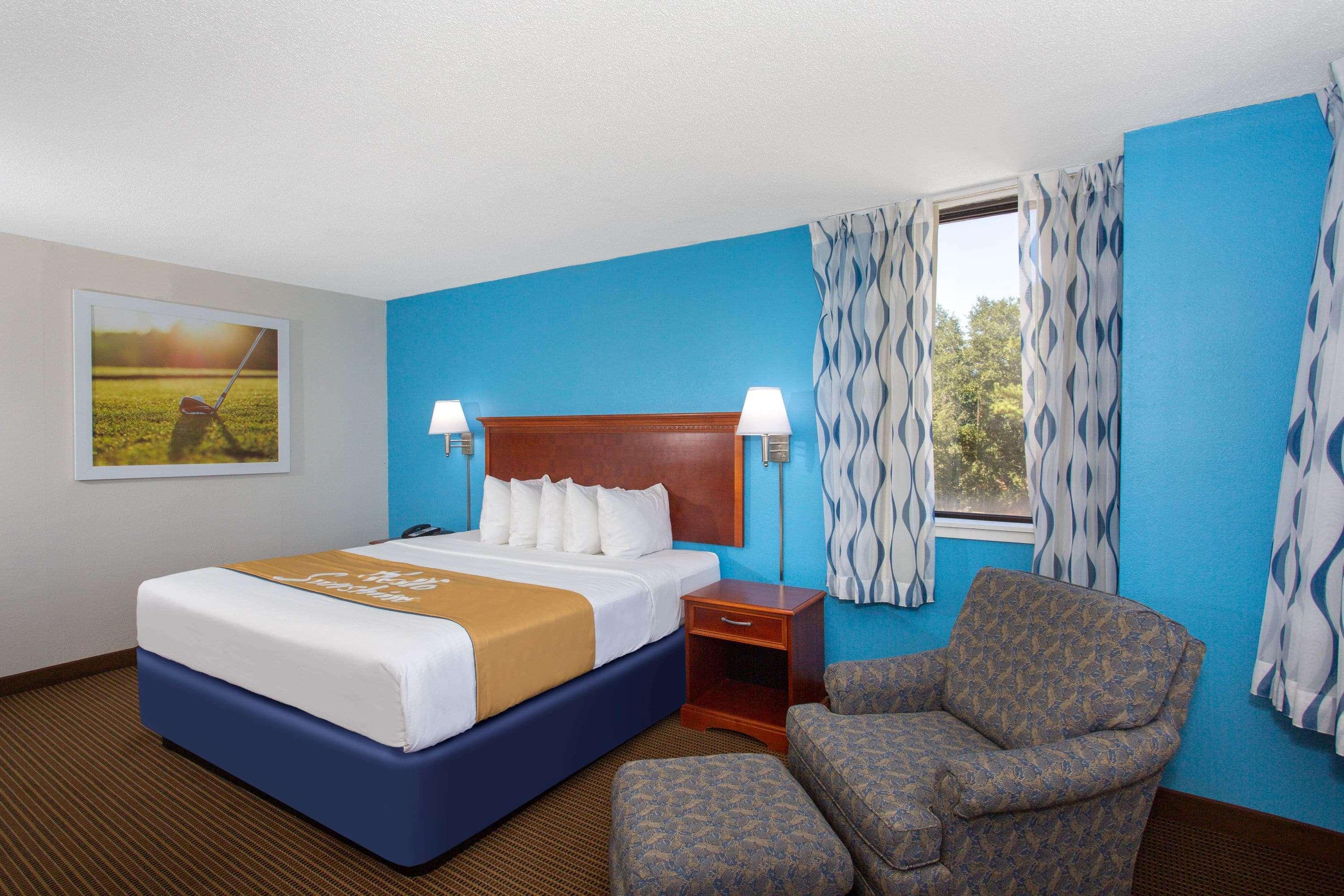 Days Inn & Suites By Wyndham Tallahassee Conf Center I-10 Zewnętrze zdjęcie