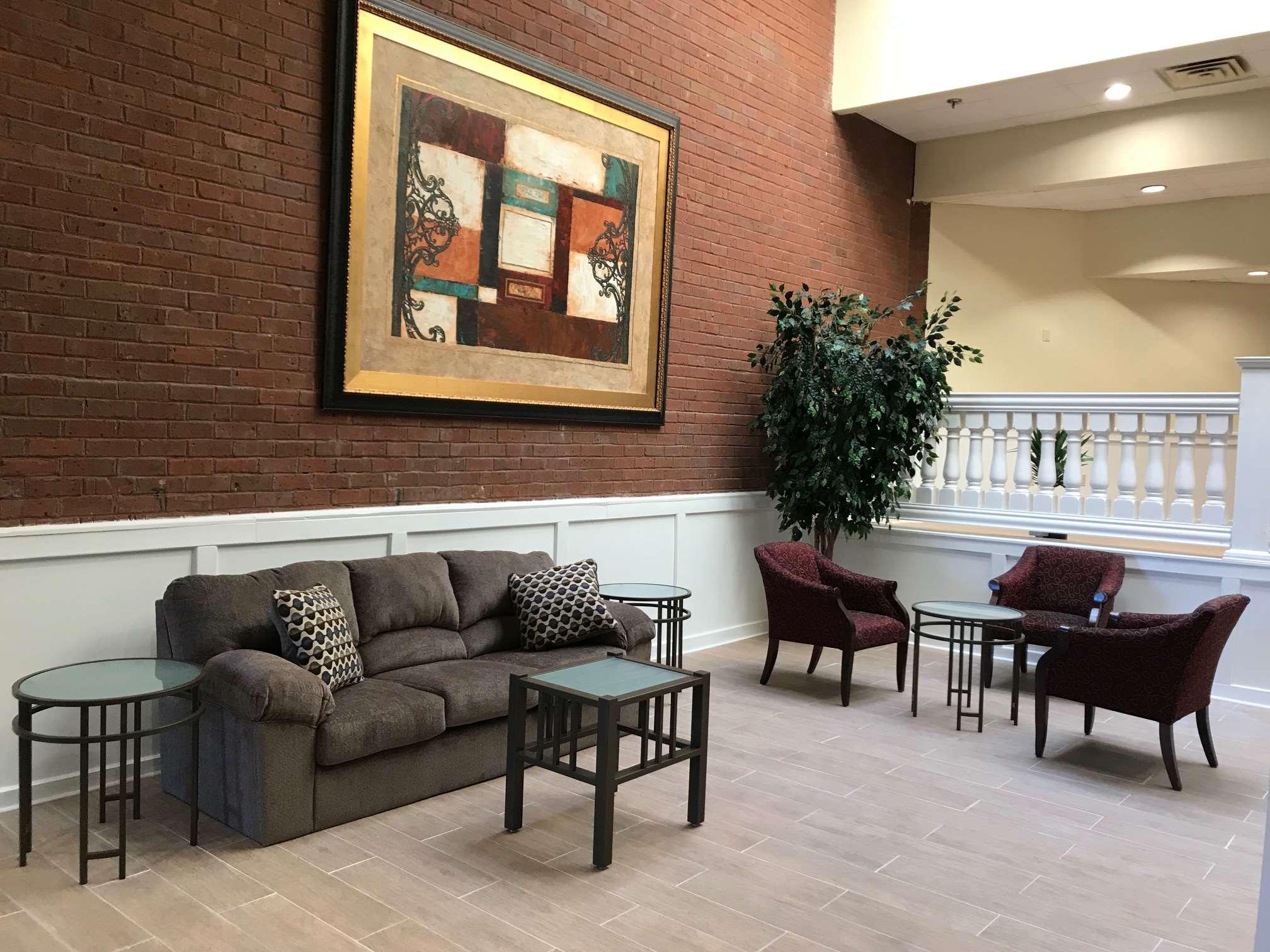 Days Inn & Suites By Wyndham Tallahassee Conf Center I-10 Zewnętrze zdjęcie