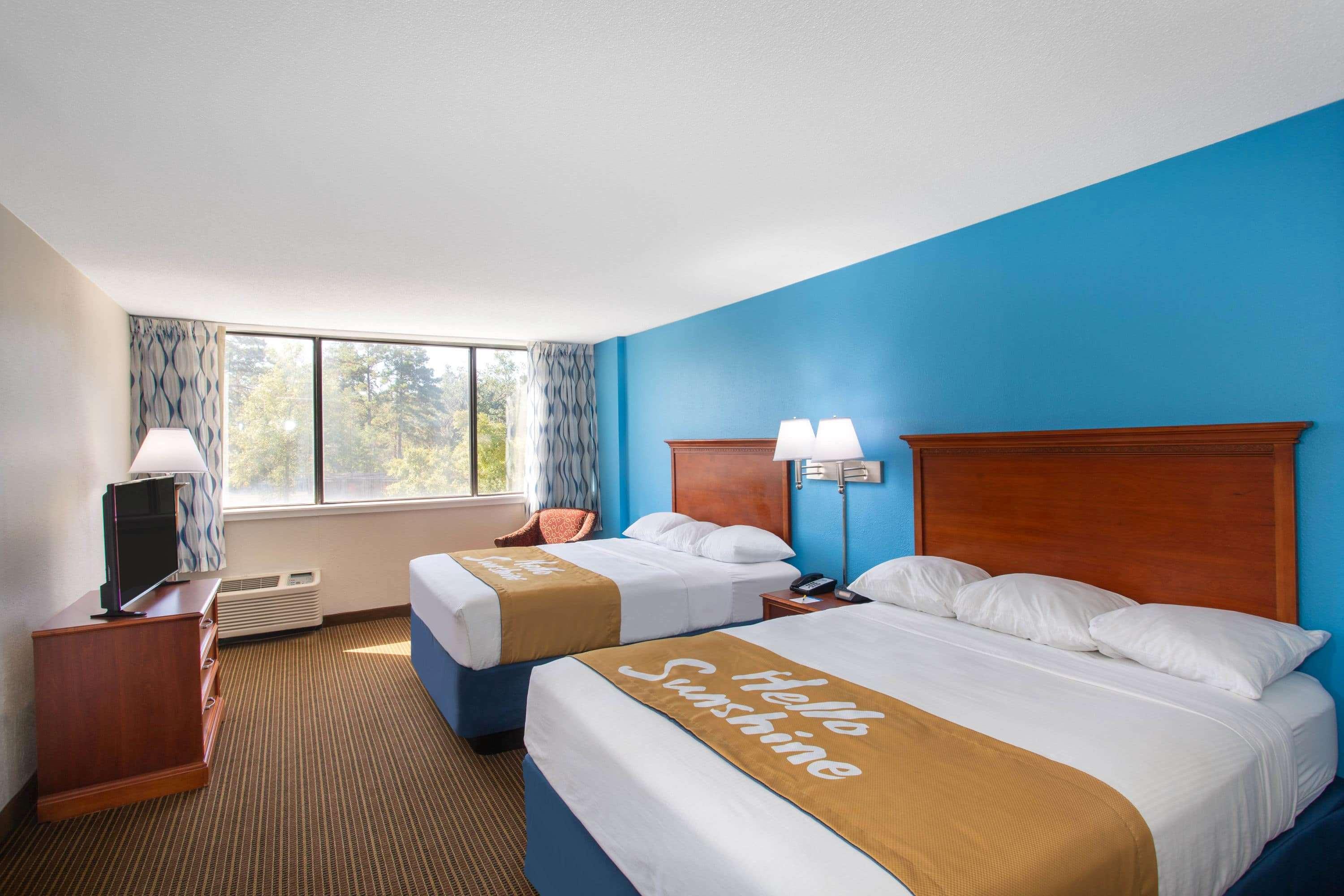 Days Inn & Suites By Wyndham Tallahassee Conf Center I-10 Zewnętrze zdjęcie