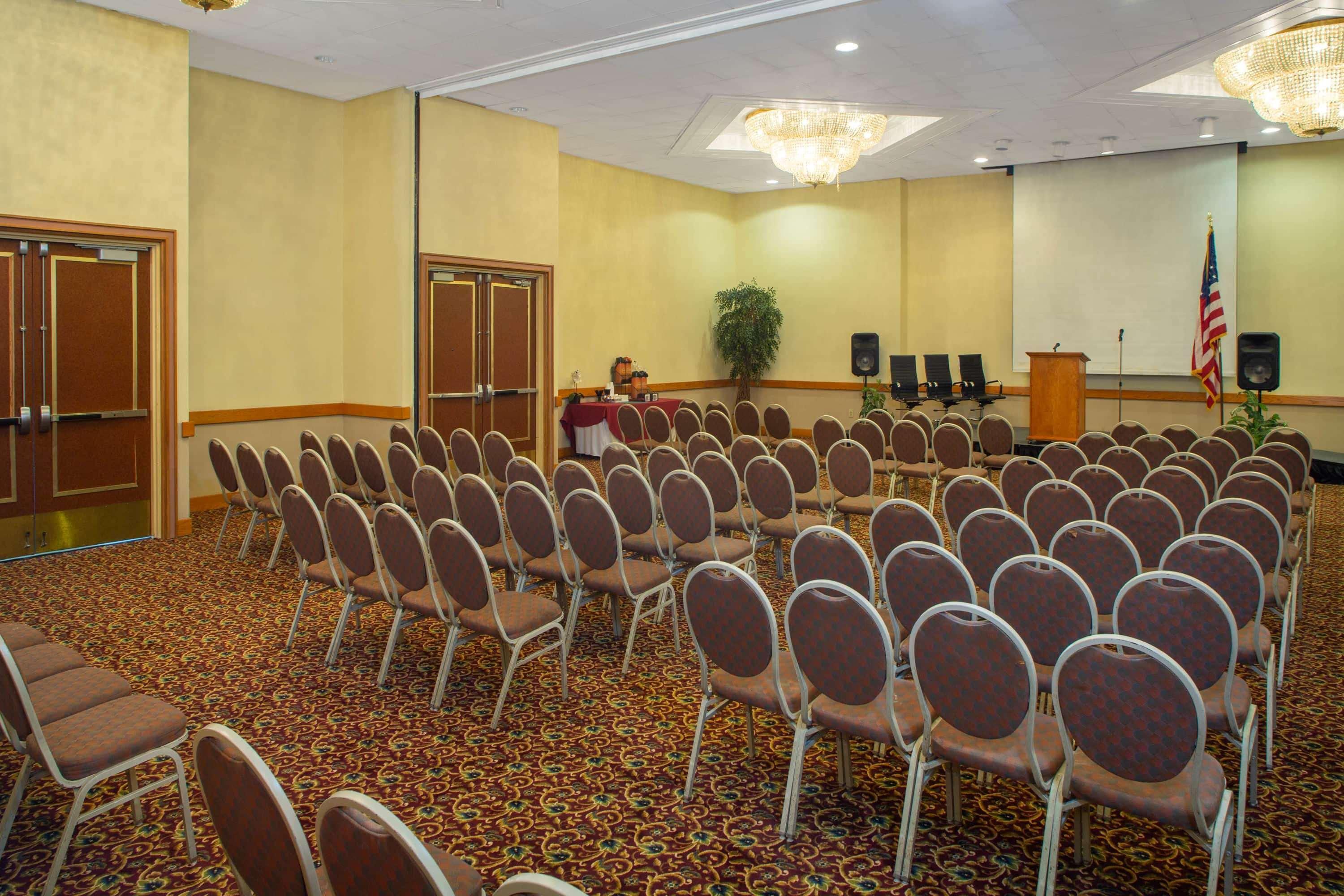 Days Inn & Suites By Wyndham Tallahassee Conf Center I-10 Zewnętrze zdjęcie