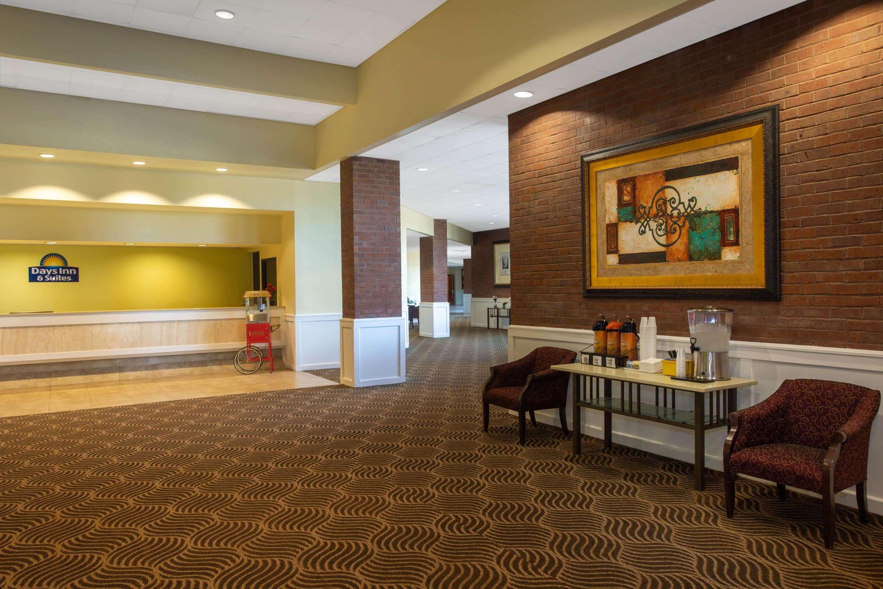 Days Inn & Suites By Wyndham Tallahassee Conf Center I-10 Zewnętrze zdjęcie