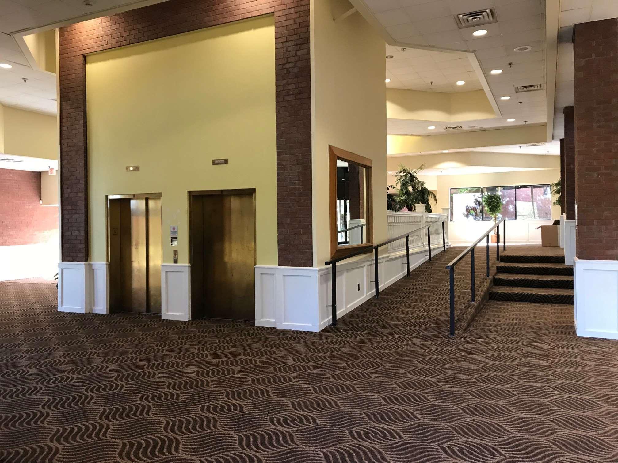 Days Inn & Suites By Wyndham Tallahassee Conf Center I-10 Zewnętrze zdjęcie