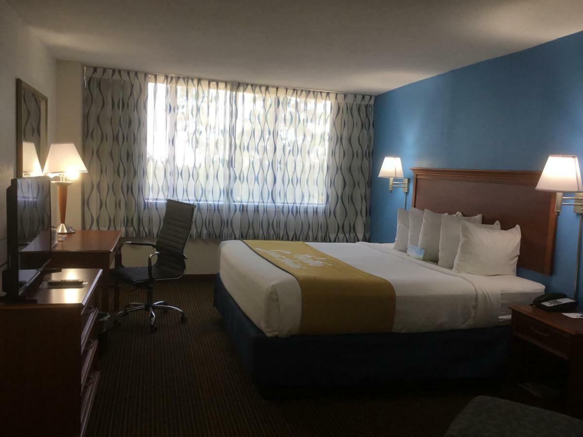 Days Inn & Suites By Wyndham Tallahassee Conf Center I-10 Zewnętrze zdjęcie