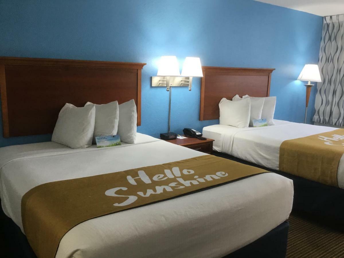 Days Inn & Suites By Wyndham Tallahassee Conf Center I-10 Zewnętrze zdjęcie